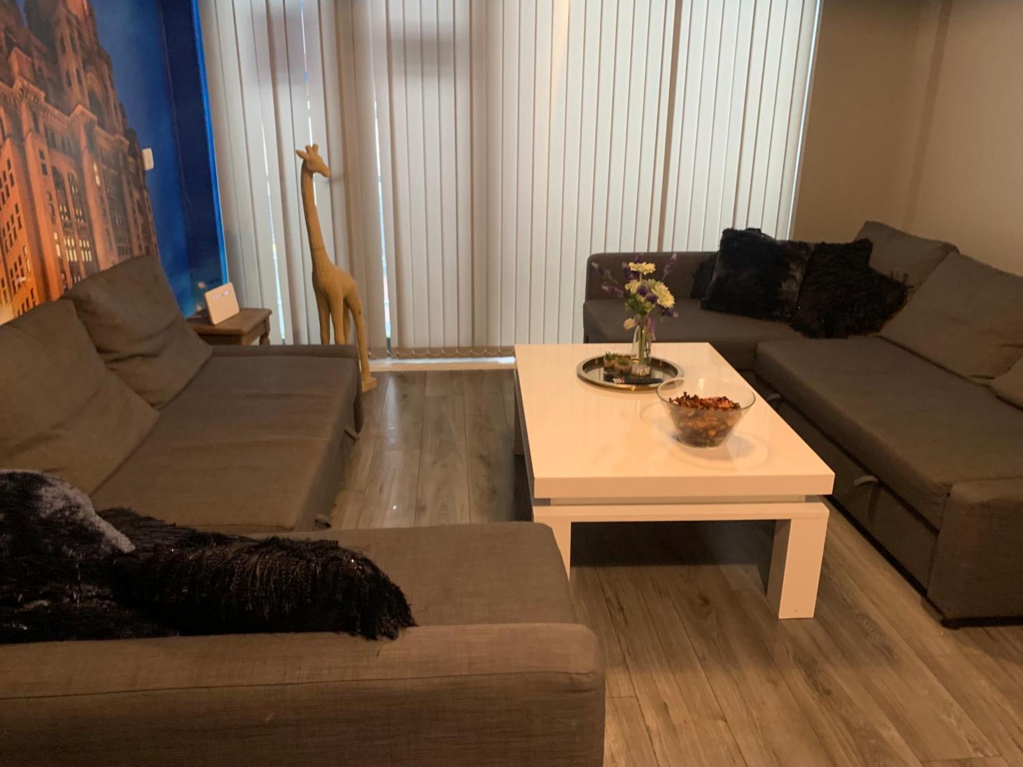 2 Bedroom Free Parking By Concert Square Sleeps 8 Apartment Liverpool